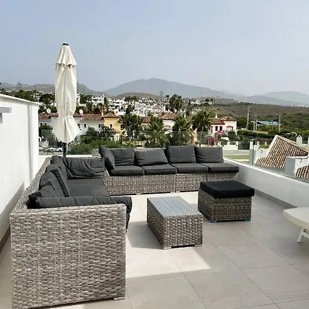 Che Bel Air Apartment Estepona